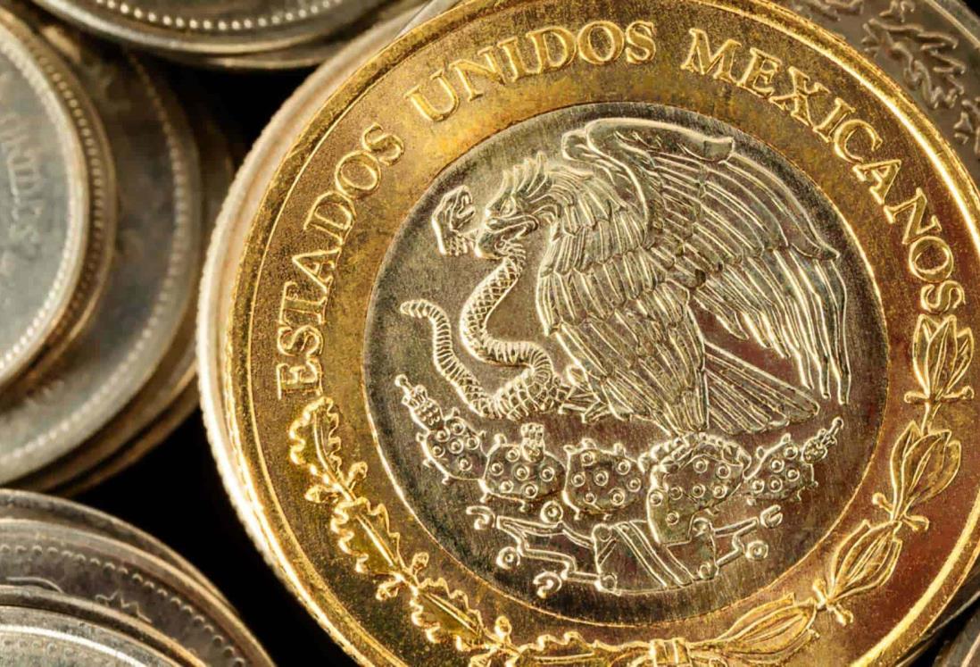 Peso cae 1 % tras aprobación de la reforma eléctrica