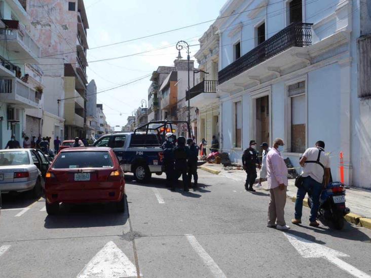 Dos hombres resultan lesionados tras caer en zanja y ser electrocutados en Veracruz