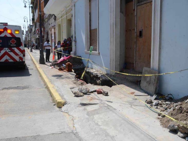Dos hombres resultan lesionados tras caer en zanja y ser electrocutados en Veracruz