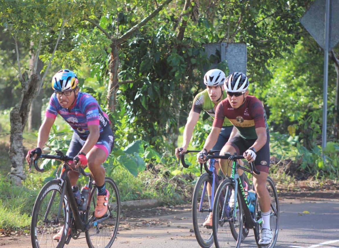 Ciclistas al evento “Grutas del Obispo” en Teopisca