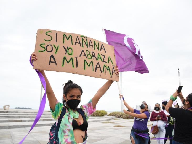 Con cadena humana veracruzanas buscan detener violencia contra mujeres y niñas