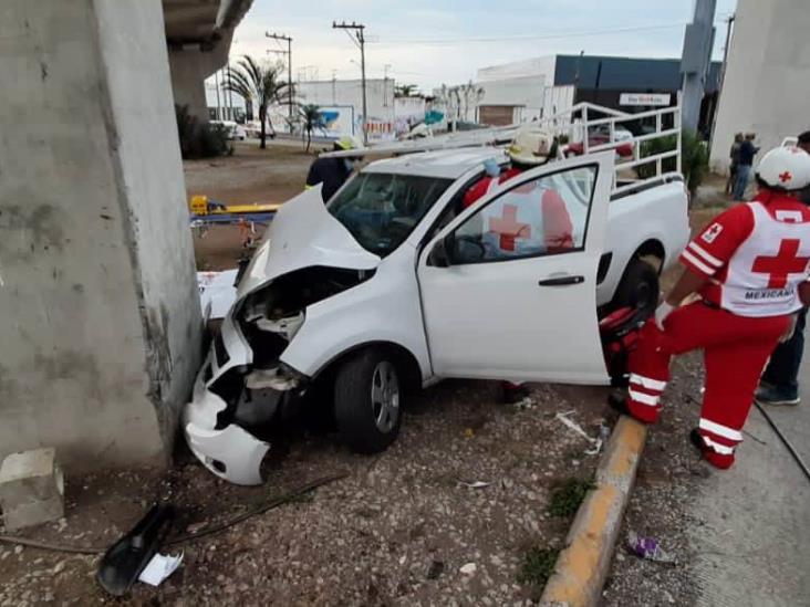 Se registra fuerte accidente en Veracruz; deja prensado a hombre