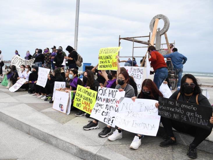 Con cadena humana veracruzanas buscan detener violencia contra mujeres y niñas