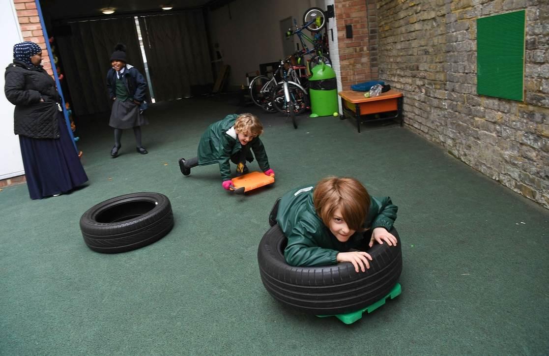 Vuelven los niños a las aulas en Inglaterra