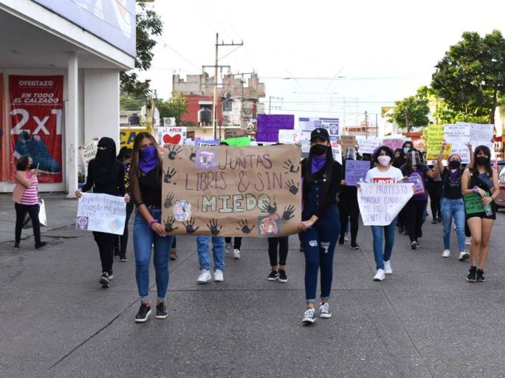 Marcha #8M en Acayucan; piden justicia para Deisy 