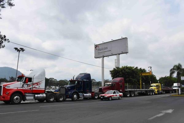 Bloqueos en planta de Orizaba son ilegales; operación, en riesgo: Holcim