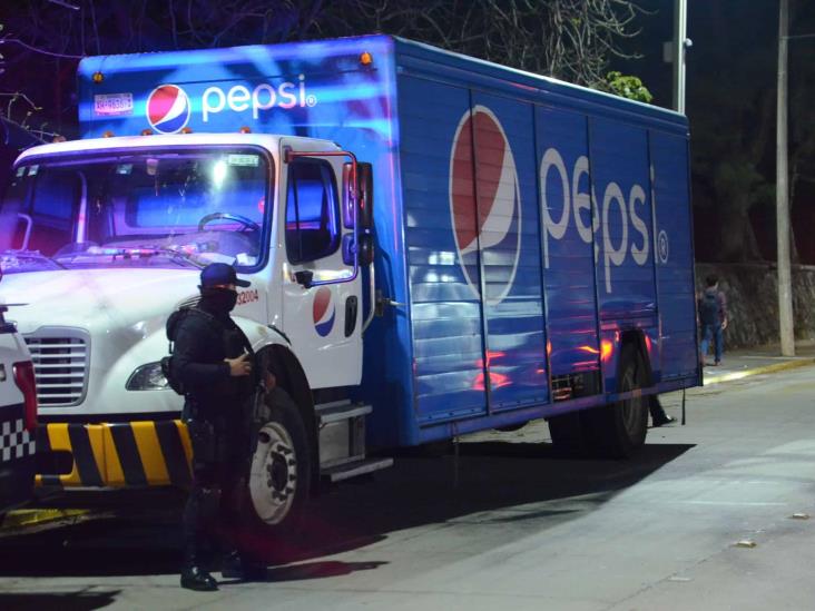 Camión repartidor de refrescos atropella y mata a peatón