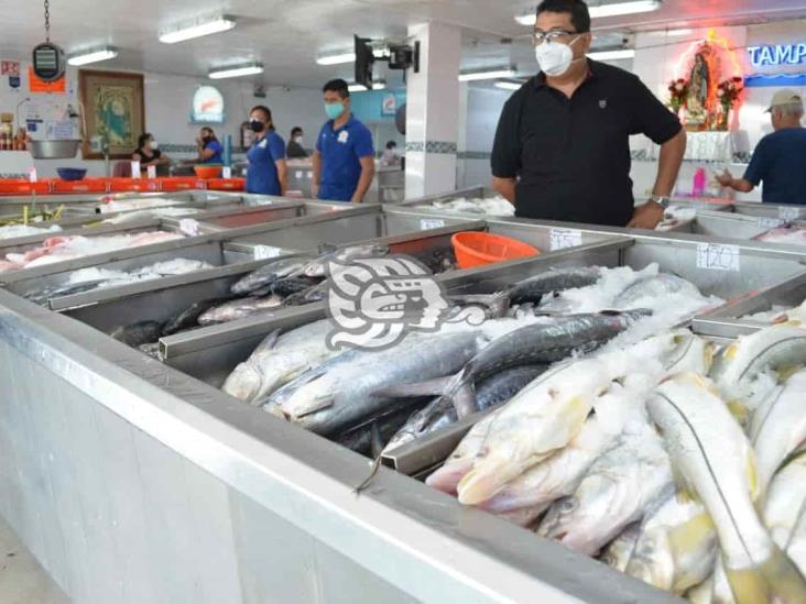 Invita Plaza de Mar a comprar en pescadería ante Semana Santa