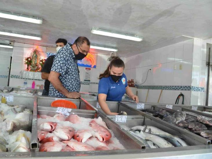 Invita Plaza de Mar a comprar en pescadería ante Semana Santa