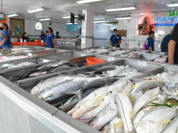 Invita Plaza de Mar a comprar en pescadería ante Semana Santa