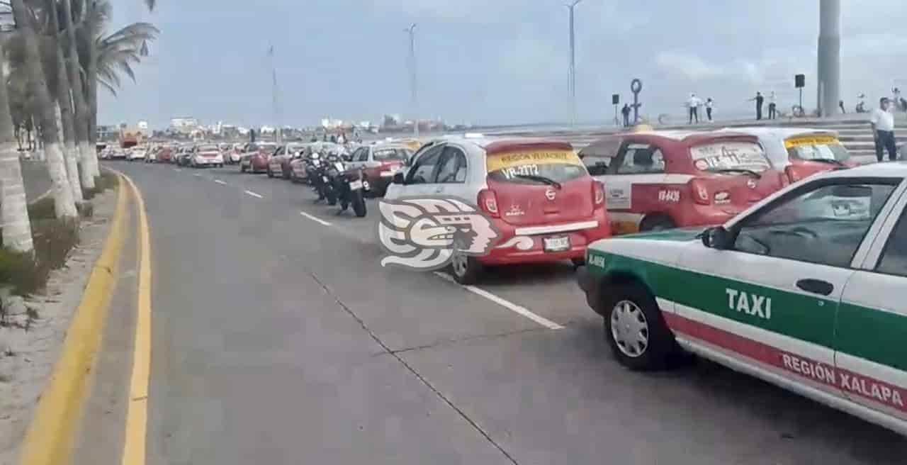 Aplicación de segunda dosis de vacuna COVID dará respiro a taxistas