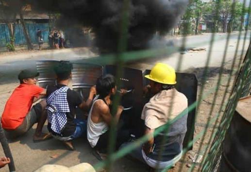 Matan a cinco manifestantes más durante protestas en Myanmar