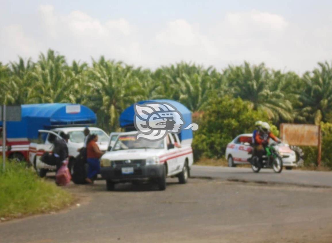 Sin autorización, Mixto Rural y taxistas de Mecayapan aumenta tarifas