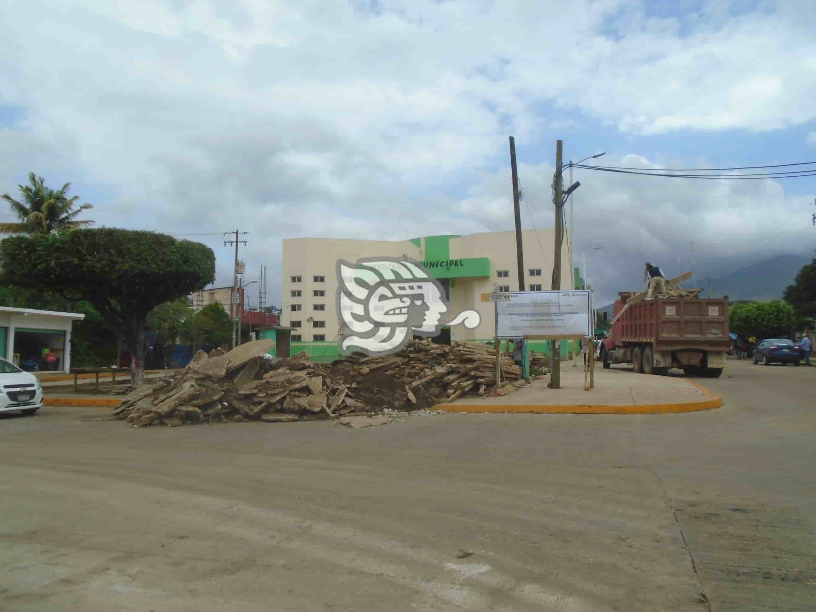 Se construye Banco de Bienestar en Tatahuicapan