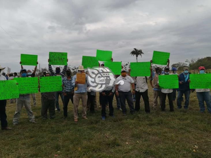 Productores y obreros reciben al Presidente con inquietudes