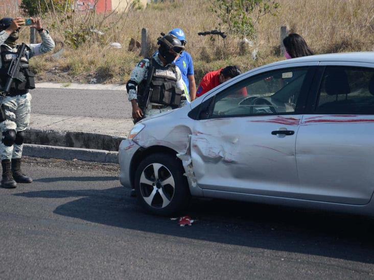 Tráiler impacta a choque particular en carretera federal Veracruz-Cardel