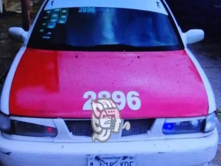 Guardia Nacional asegura taxi robado en Coatzacoalcos