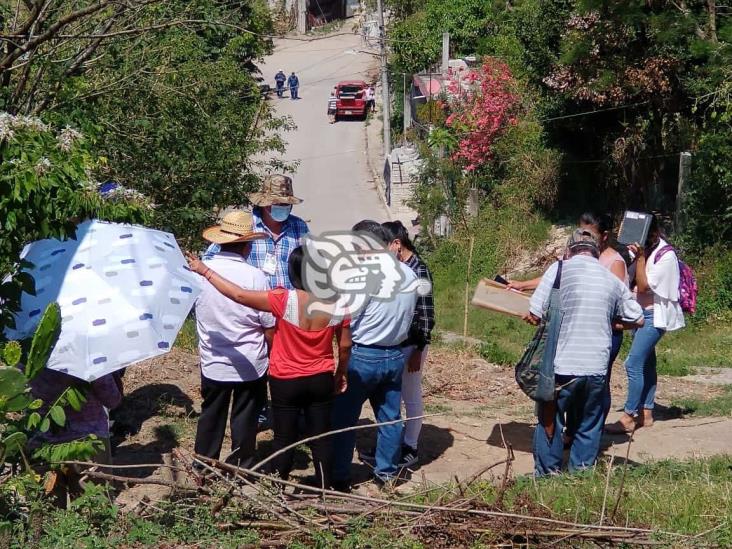 Exigen desalojar a paracaidistas en colonia de Papantla