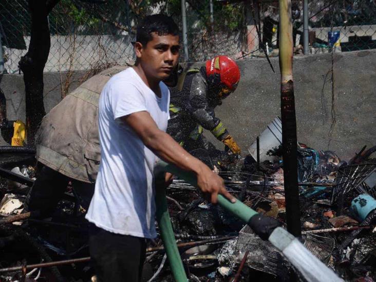 Se incendia vivienda en calles del puerto de Veracruz