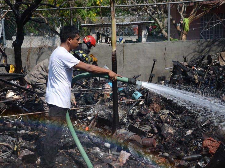 Se incendia vivienda en calles del puerto de Veracruz