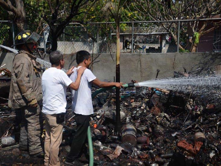 Se incendia vivienda en calles del puerto de Veracruz