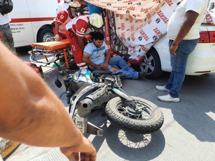 Choque entre motociclista y automóvil deja un herido en el Puerto