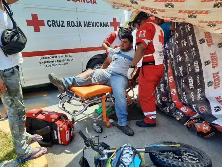 Choque entre motociclista y automóvil deja un herido en el Puerto