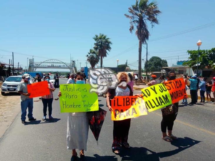 Cierran la Costera del Golfo para exigir la liberación del William N