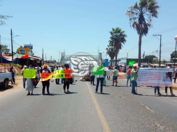 Cierran la Costera del Golfo para exigir la liberación del William N