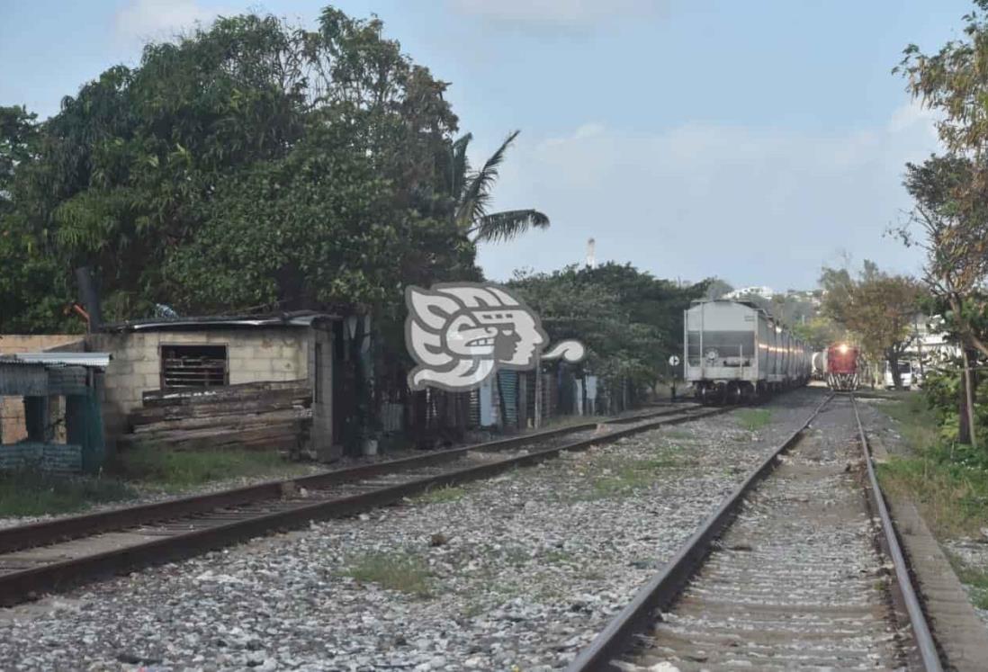 Disminuye hasta un 30%, tránsito en ruta de ferrocarril Lázaro Cárdenas