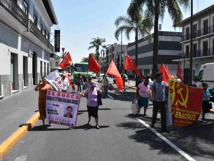 Marcha el FPR en Orizaba en exigencia de aparición con vida de comerciante