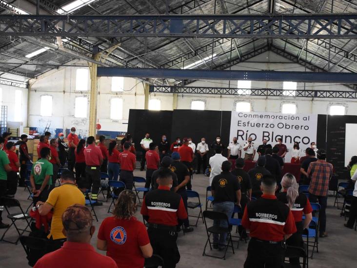 Estadounidense pide valorar labor de Bomberos y atender carencias