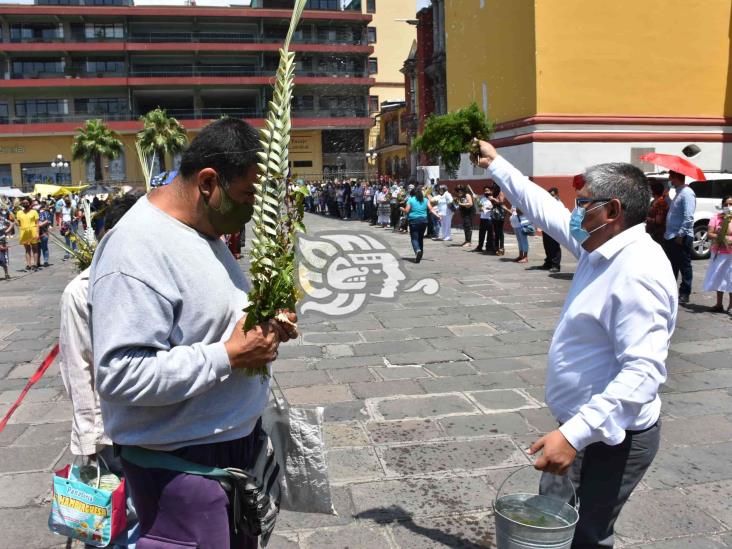 Con sana distancia, bendición de ramos en Orizaba