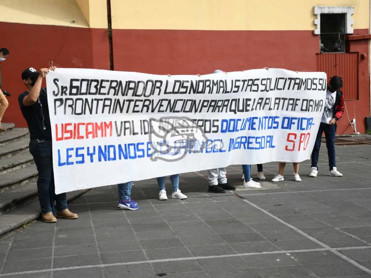 Denuncian normalistas fallas en sistema para ingresar a Carrera Magisterial