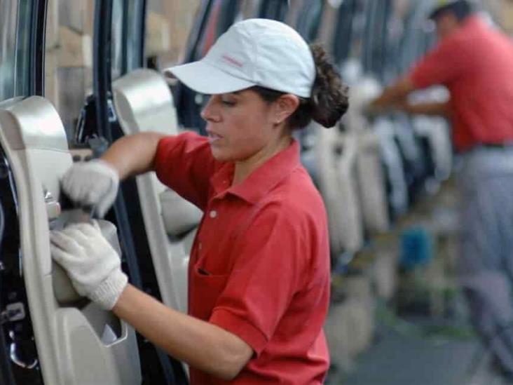 Más mujeres se incorporan al mercado laboral: Inegi