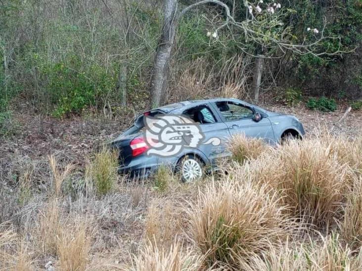 Se registra volcadura sobre autopista Veracruz-Córdoba; deja varios heridos