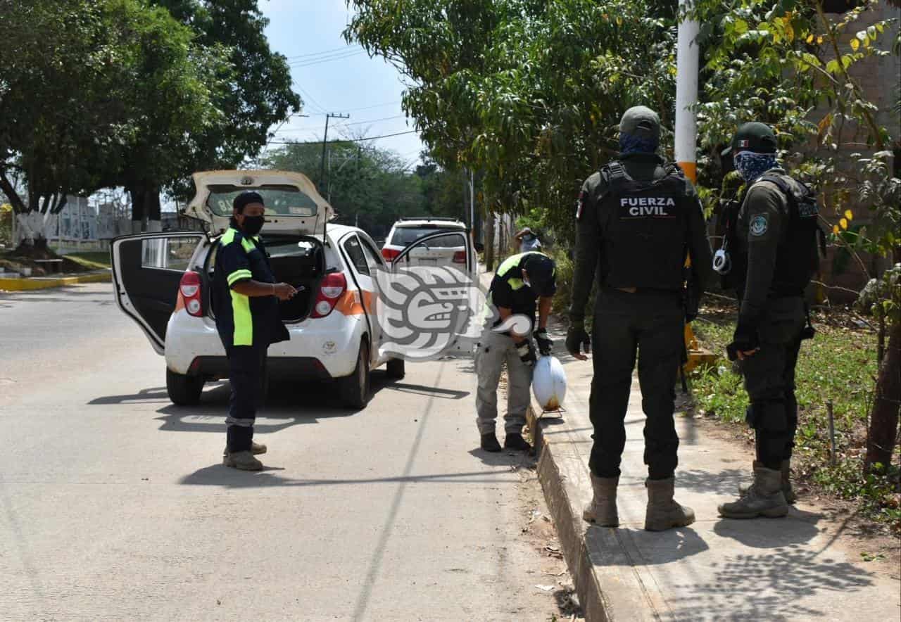 Taxi trasladaba tanque de gas con fuga; alarma en Acayucan