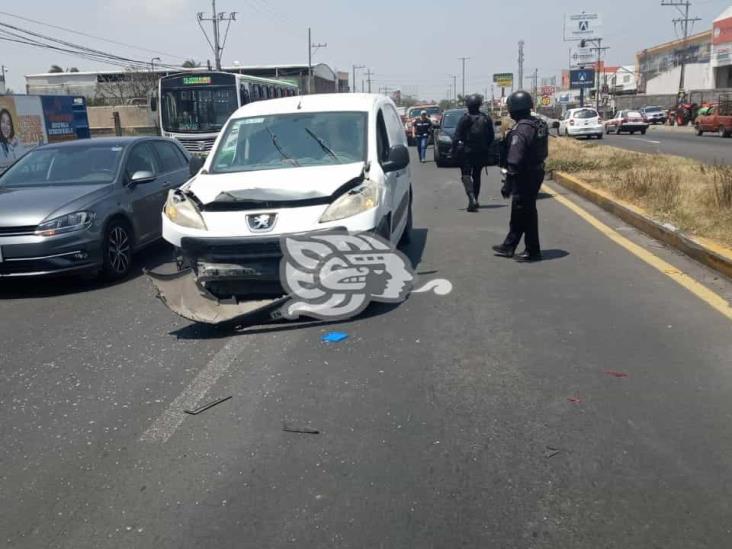 Choque por alcance entre dos unidades sobre la carretera federal 140 Veracruz-Xalapa