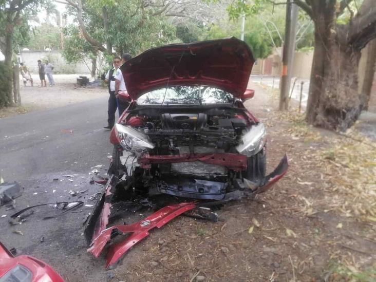 Chocan de frente dos unidades en Playa de Vacas