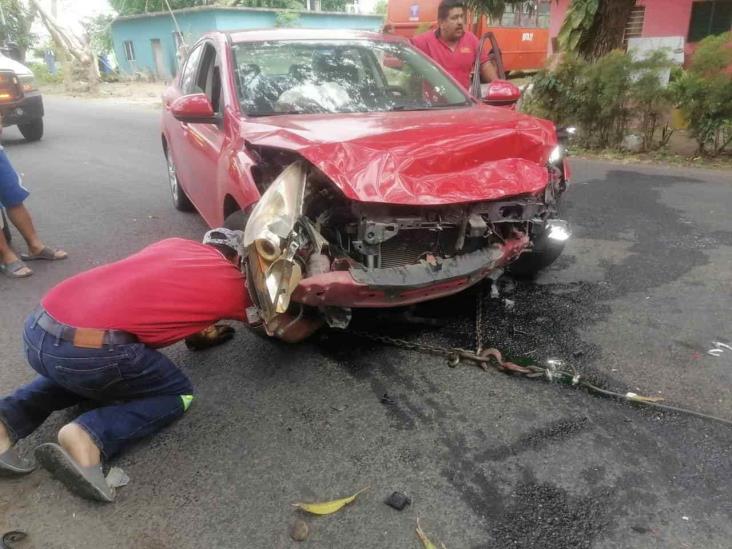 Chocan de frente dos unidades en Playa de Vacas