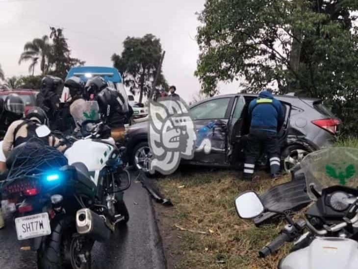 Choque en calle de Xalapa deja como saldo cuatro personas heridas