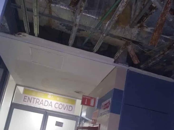 Se cae a pedazos techo de Área Covid del Hospital de Coatza