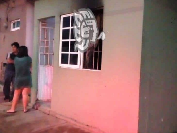 Por corto circuito se incendia vivienda en Coatzacoalcos