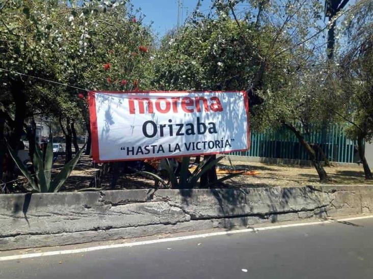 En Orizaba, militantes de Morena piden renuncia del Consejero del INE