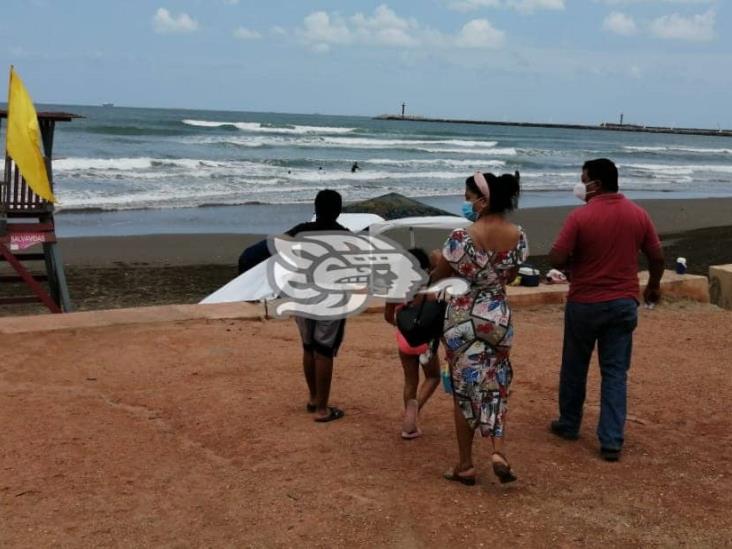 Familias acuden a playas de Coatzacoalcos; PC vigila