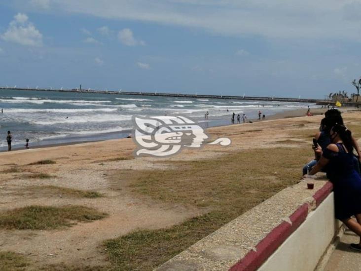 Familias acuden a playas de Coatzacoalcos; PC vigila