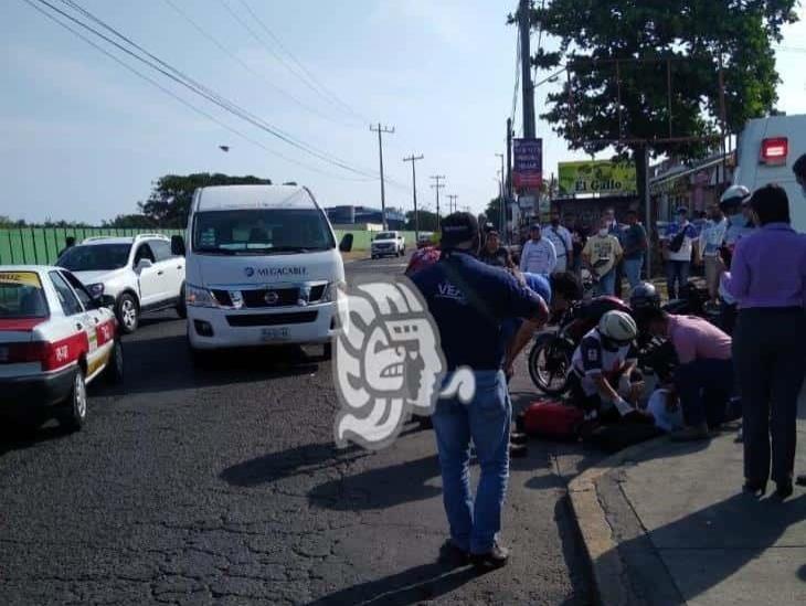 Se registra accidente en calles de Veracruz; deja un motociclista herido