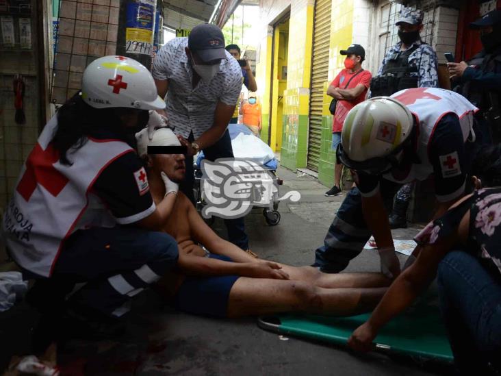 Golpean a presunto ladrón en zona de mercados en Veracruz