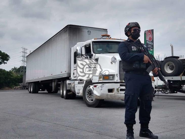 Aseguran 2 tráileres en Córdoba, tras ser robados con violencia