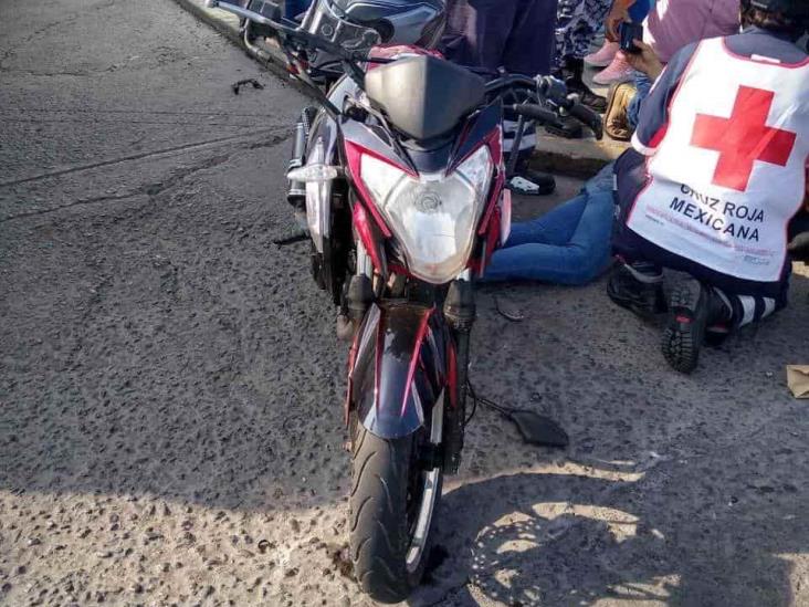 Se registra accidente en calles de Veracruz; deja un motociclista herido